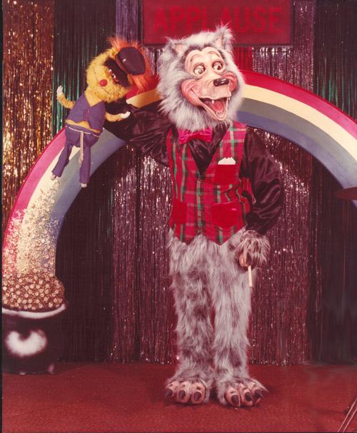A photograph of the beta Rolfe and Earl animatronic.